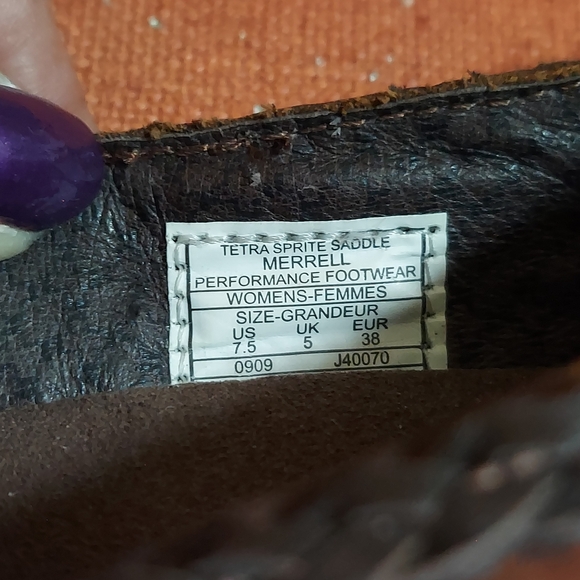 Merrell Brown Leather Flats with Classic Design - Picture 14 of 16